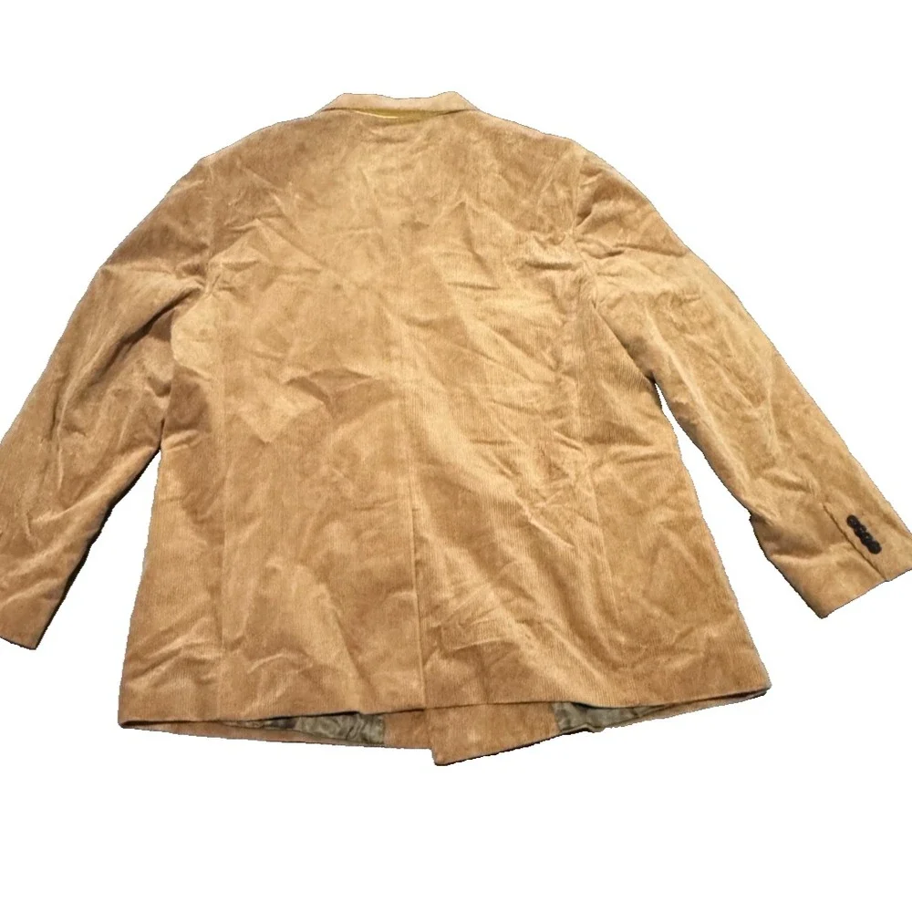 Banana Republic details brand